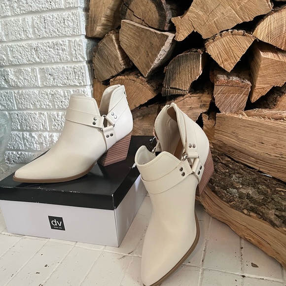 💙DV Dolce Vita Women's Kramer Ankle Boot - Picture 5 of 8